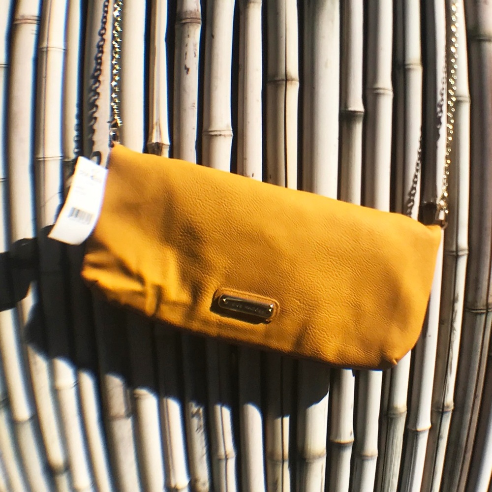 STEVE MADDEN || Foldover Clutch + Gold Chain